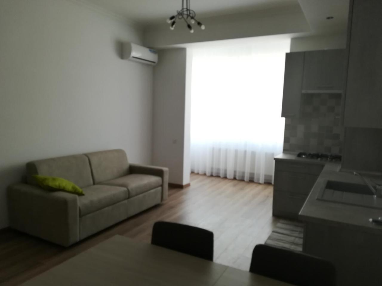 Apartment Lev Tolstoy 63 Chişinău Esterno foto