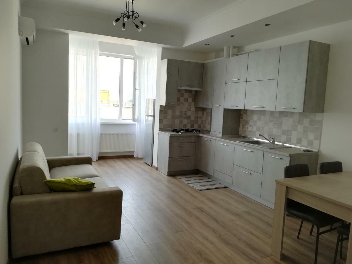 Apartment Lev Tolstoy 63 Chişinău Esterno foto